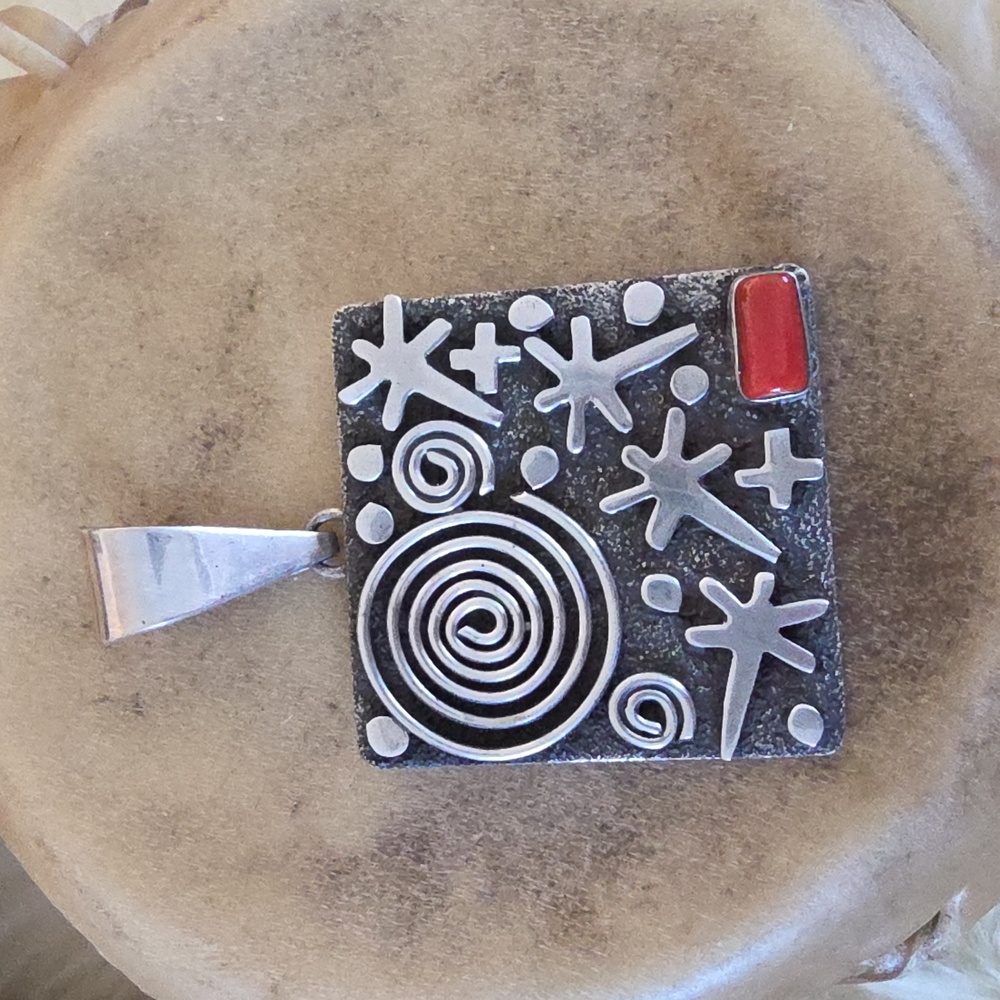 Gorgeous Native American Navajo Coral & Sterling Pendant By Alex Sanchez ❤️🩶 - Picture 3 of 12